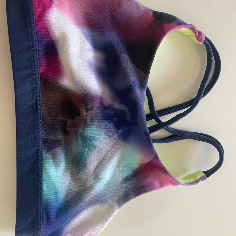 Girls Athleta reversible sports bra size 8-10